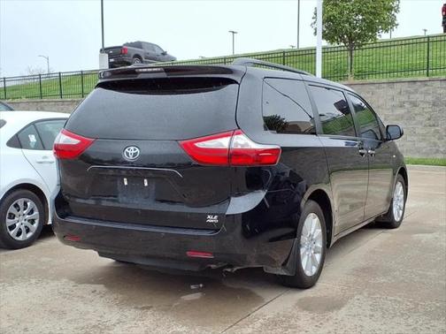 2016 Toyota Sienna XLE Premium