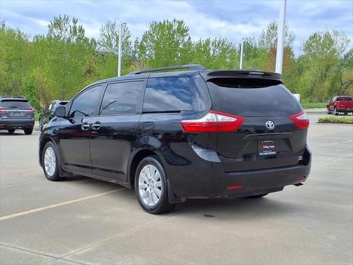 2016 Toyota Sienna XLE Premium