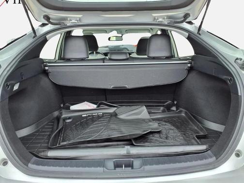 2020 Toyota Prius XLE