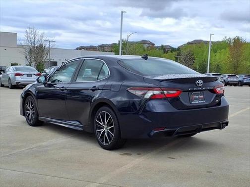 2022 Toyota Camry SE
