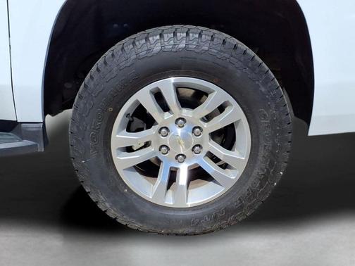 Summit White 2020 Chevrolet Suburban LT