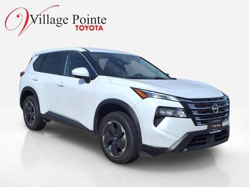 Everest White Pearl 2024 Nissan Rogue SV