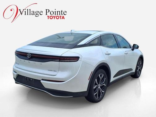 Oxygen White 2024 Toyota Crown Limited