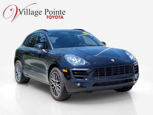 Black 2018 Porsche Macan Macan