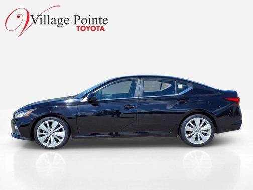 Super Black 2020 Nissan Altima SR FWD