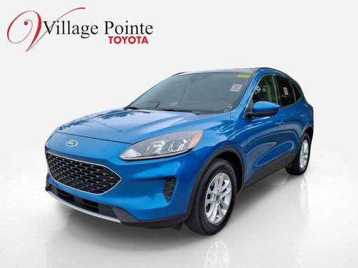 Velocity Blue Metallic 2020 Ford Escape SE