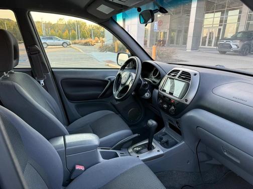 2003 Toyota RAV4 Base