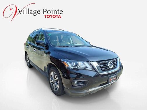 Magnetic Black Pearl 2019 Nissan Pathfinder SL