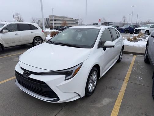 2026 Toyota Corolla Hybrid SE