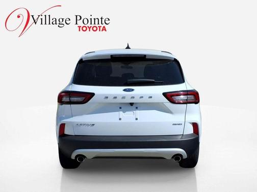 Oxford White 2023 Ford Escape Active