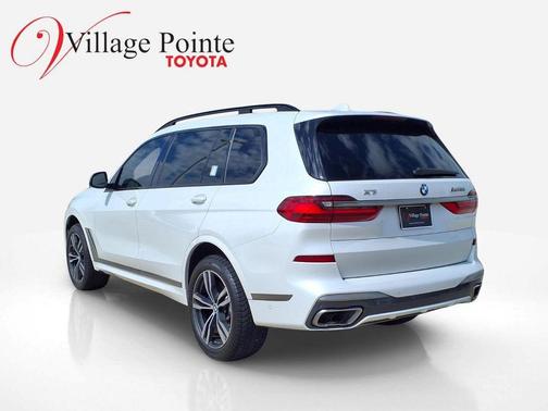 Mineral White Metallic 2020 BMW X7 M50i