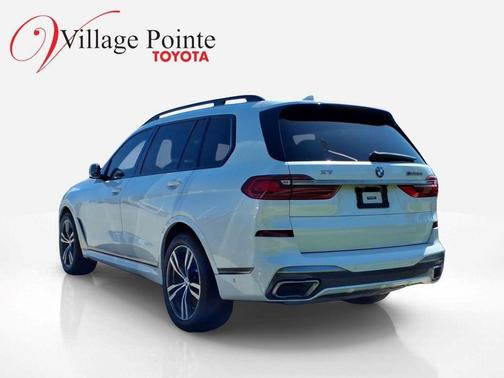 Mineral White Metallic 2020 BMW X7 M50i