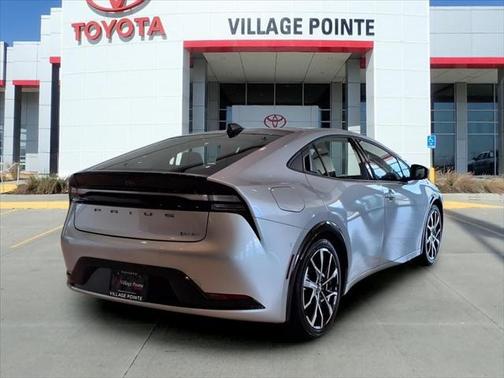 2025 Toyota Prius L