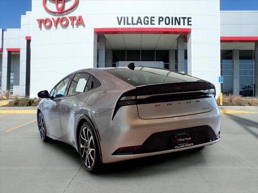 2025 Toyota Prius L