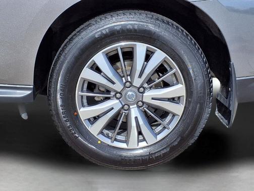 Gun Metallic 2020 Nissan Pathfinder SV 4WD