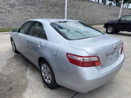 Titanium Metallic 2007 Toyota Camry LE