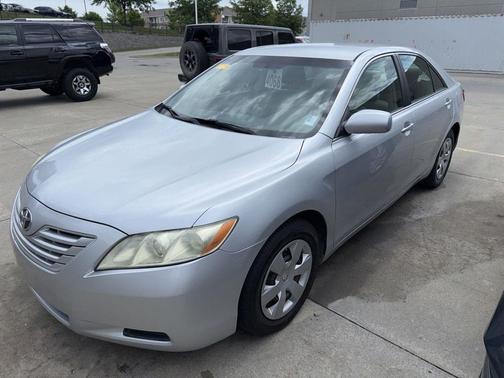 Titanium Metallic 2007 Toyota Camry LE