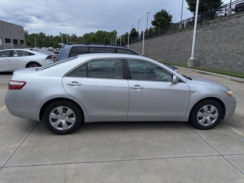 Titanium Metallic 2007 Toyota Camry LE