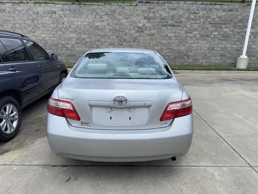 Titanium Metallic 2007 Toyota Camry LE