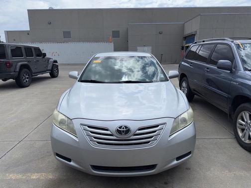 Titanium Metallic 2007 Toyota Camry LE