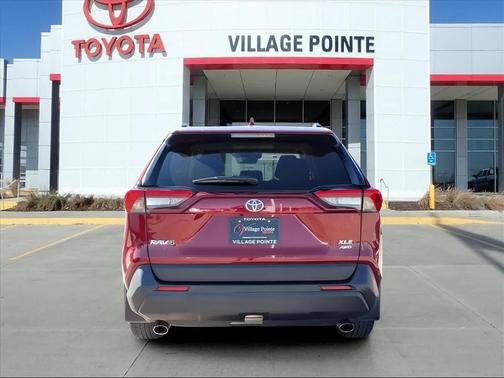 2022 Toyota RAV4 XLE