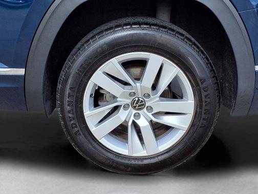 Tourmaline Blue Metallic 2022 Volkswagen Atlas 3.6L SEL Premium