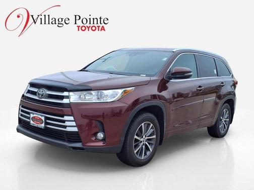 Ooh La La Rouge Mica 2017 Toyota Highlander XLE