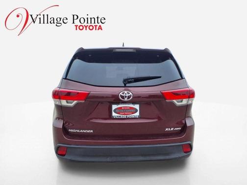 Ooh La La Rouge Mica 2017 Toyota Highlander XLE