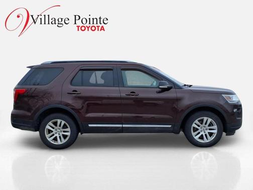 Burgundy 2018 Ford Explorer XLT