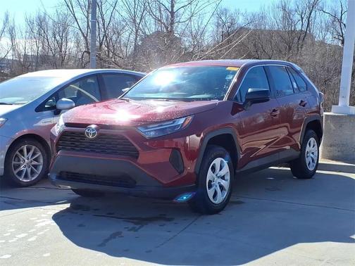 2024 Toyota RAV4 LE