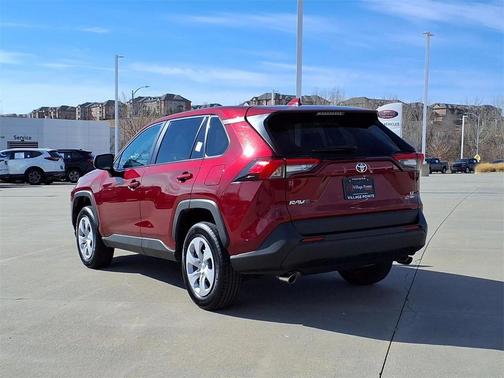 2024 Toyota RAV4 LE