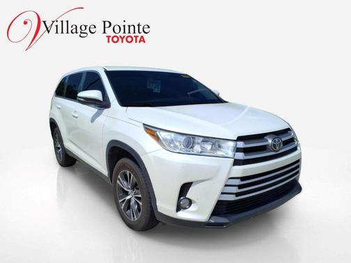 Blizzard Pearl 2019 Toyota Highlander LE Plus