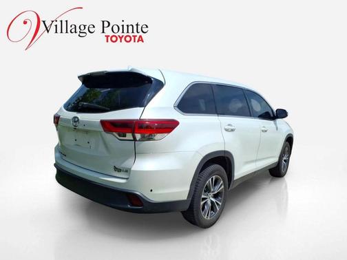 Blizzard Pearl 2019 Toyota Highlander LE Plus