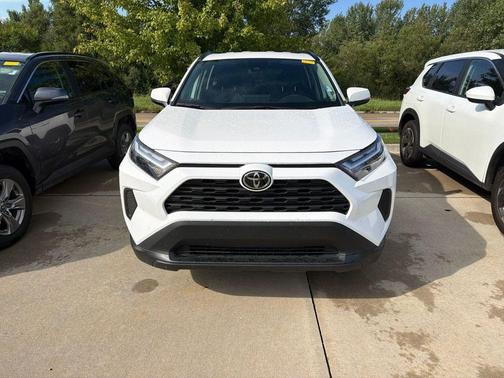 Ice Cap 2025 Toyota RAV4 XLE