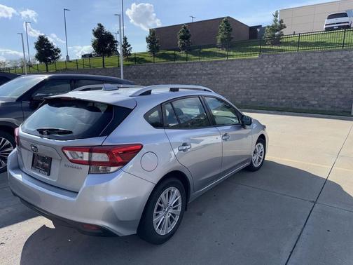 2017 Subaru Impreza 2.0i Premium