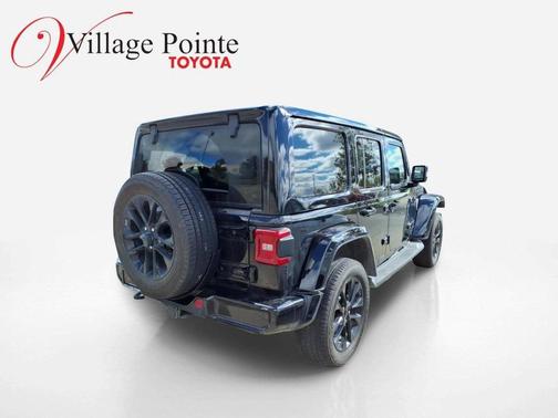 Black Clearcoat 2023 Jeep Wrangler 4-Door High Altitude 4x4