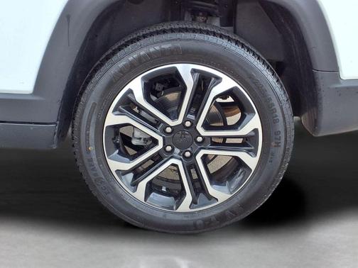 Bright White Clearcoat 2023 Jeep Compass Limited