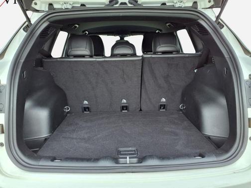 Bright White Clearcoat 2023 Jeep Compass Limited