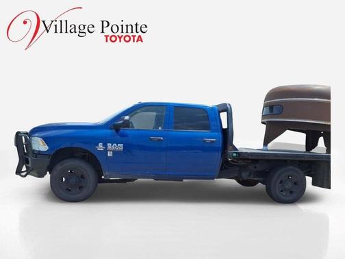 Blue Streak Pearlcoat 2017 RAM 3500 Tradesman Crew Cab 4x4 8' Box