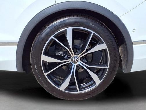Oryx White Pearl 2022 Volkswagen Tiguan 2.0T SEL R-Line 4MOTION