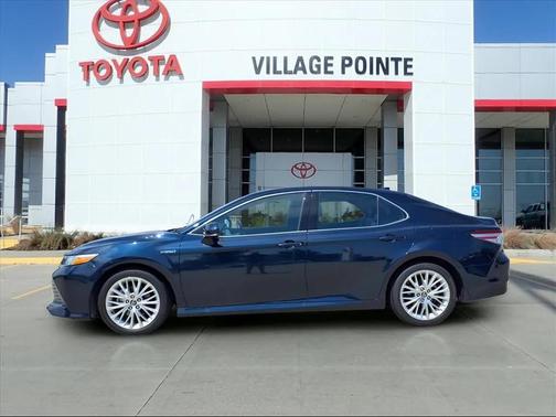2020 Toyota Camry Hybrid XLE