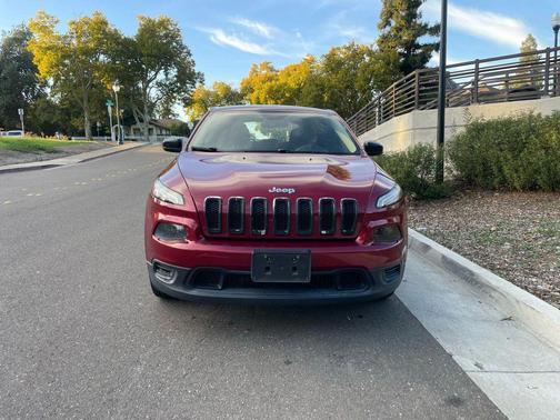 2016 Jeep Cherokee Sport