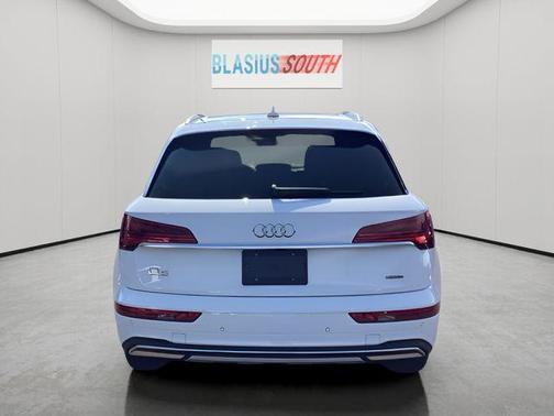 2024 Audi Q5 40 Premium Plus