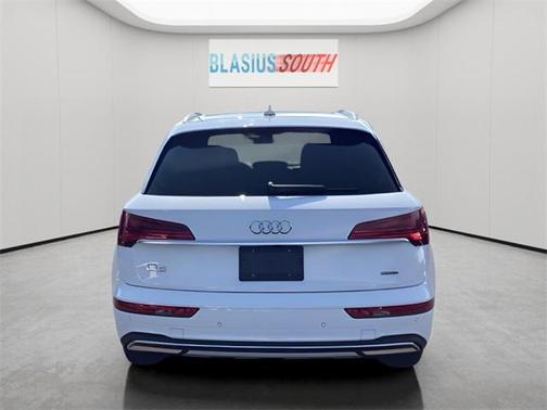 2024 Audi Q5 40 Premium Plus