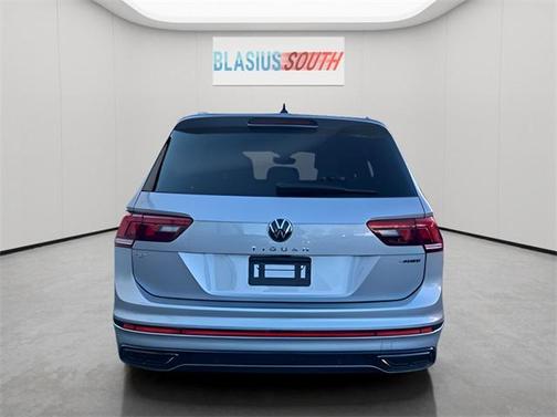 2022 Volkswagen Tiguan 2.0T SE R-Line Black 4MOTION