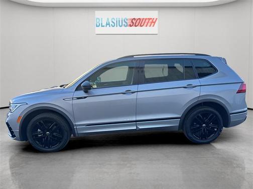 2022 Volkswagen Tiguan 2.0T SE R-Line Black 4MOTION