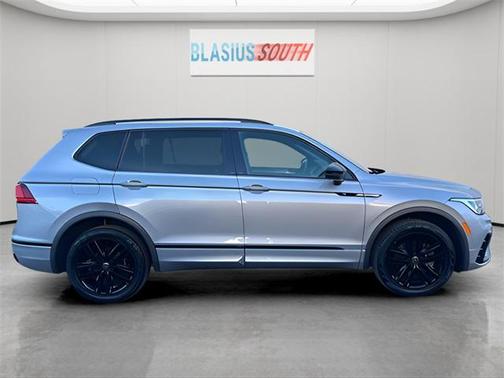 2022 Volkswagen Tiguan 2.0T SE R-Line Black 4MOTION