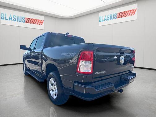 Diamond Black Crystal Pearlcoat 2023 RAM 1500 Big Horn/Lone Star