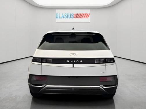 2024 Hyundai IONIQ 5 SE