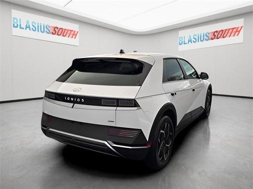 2024 Hyundai IONIQ 5 SE